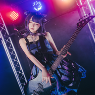 【Star Fantasy】（洋服）、【 Sky Rabbit×BOGUTA】（花パニエ）／モデル：しょこら