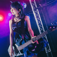 【Star Fantasy】（洋服）、【 Sky Rabbit×BOGUTA】（花パニエ）／モデル：しょこら