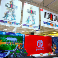 『ライブアライブ』愛に溢れたビックカメラ新宿東口店！プロデューサー時田貴司氏一日店長就任＆サイン会レポート