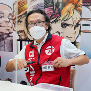 『ライブアライブ』愛に溢れたビックカメラ新宿東口店！プロデューサー時田貴司氏一日店長就任＆サイン会レポート