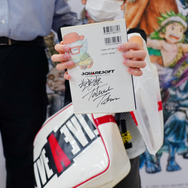 『ライブアライブ』愛に溢れたビックカメラ新宿東口店！プロデューサー時田貴司氏一日店長就任＆サイン会レポート