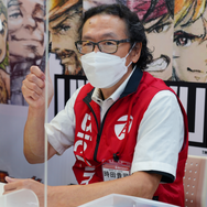 『ライブアライブ』愛に溢れたビックカメラ新宿東口店！プロデューサー時田貴司氏一日店長就任＆サイン会レポート