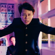 西川貴教さんが“博麗霊夢コスプレ”を披露！『東方アルカディアレコード』のTVCMで「西川霊夢」に変身