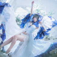 チェシャー(ハイネス・イン・ホワイト)『アズールレーン』/モデル:阿九、撮影:教主Shadow(Weibo:@教主Shadow)