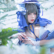 チェシャー(ハイネス・イン・ホワイト)『アズールレーン』/モデル:阿九、撮影:教主Shadow(Weibo:@教主Shadow)