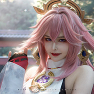 八重神子『原神』/モデル:NEKO九少、撮影:三国bigbig(Weibo:三国bigbig)