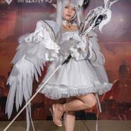 V.V.『Echocalypse -緋紅の神約-』/つづく(@TZK_continued)