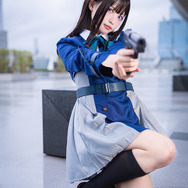 井上たきな『リコリス・リコイル』／モデル：猫田あしゅ、撮影：乃木章