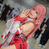 八重神子『原神』／さきっちょ（@skcc_cos）、撮影：Jon