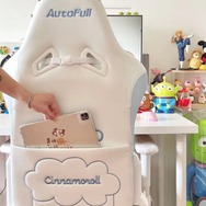 シナモンとキティのゲーミングチェアが汚れにくくなって新登場！雲の形のランバーサポートやリボン型のベッドレストがキュート