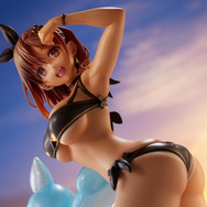 破壊力抜群な“日焼け跡”！褐色肌が眩しい「ライザ」黒水着フィギュア予約開始―魅力増す「ジュエルシール」も付属