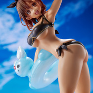 破壊力抜群な“日焼け跡”！褐色肌が眩しい「ライザ」黒水着フィギュア予約開始―魅力増す「ジュエルシール」も付属