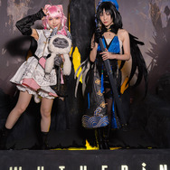 「KuroGame」ブース／エンコール『Wuthering Waves』／モデル：えい梨、秧秧『Wuthering Waves』／涼本奈緒