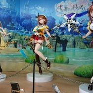 等身大「ライザ」が3体同時に並ぶ！彼女の“成長”を感じる豪華フォトスポットが大人気【TGS2022】