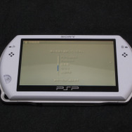 本日発売!「PSPgo」ファーストインプレッションレポート!