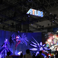 『ペルソナ』等身大「アルセーヌ」たちがアトラスブースに!展示前には「モルガナ」の姿も【TGS2022】
