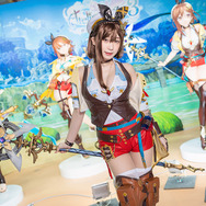 ライザ『ライザのアトリエ』／伊織もえ（@iorimoe_five）、撮影：乃木章