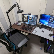 大人気ストリーマー関優太の「防音室」をヤマハブースで再現？―ミキサー・ヘッドセット展示の横でそびえるペットボトルの山【TGS2022】