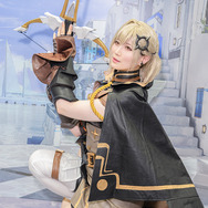 バイス『白夜極光』/モデル:あまねるみ、撮影:tama