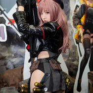 ラピ『勝利の女神：NIKKE』／切切キリコ（@celia_aya）