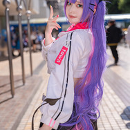 常闇トワ「ホロライブ」／モデル：小雪うの、撮影：tama