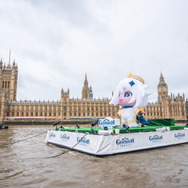 『原神』ロンドン・テムズ川に「ジャイアントパイモン」出現！漂流航海でファンを盛り上げる