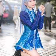 メイベル『異世界おじさん』／モデル：まゆろん、撮影：乃木章