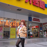 牧瀬紅莉栖『STEINS;GATE』／モデル：柳丸（@koharuuuuuuuu）、撮影：乃木章