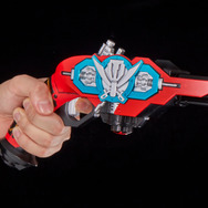 「海賊戦隊ゴーカイジャー」の武器をメモリアル仕様にした豪華版が予約受付中！光るLEDや剣撃音・必殺技の発動音を搭載