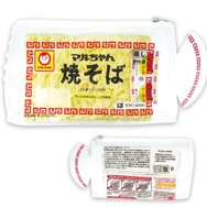麺の如く“もちもち”な「マルちゃん焼そば」グッズが、プライズ景品に!実物の3倍尺ある「マルちゃん焼そばクッション」など