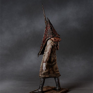 『サイレントヒル2』立ち塞がる「赤い三角頭」が立体化―痛々しい生傷や錆びた金属まで完全再現