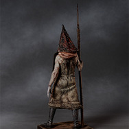 『サイレントヒル2』立ち塞がる「赤い三角頭」が立体化―痛々しい生傷や錆びた金属まで完全再現