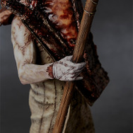 『サイレントヒル2』立ち塞がる「赤い三角頭」が立体化―痛々しい生傷や錆びた金属まで完全再現