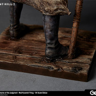 『サイレントヒル2』立ち塞がる「赤い三角頭」が立体化―痛々しい生傷や錆びた金属まで完全再現