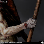 『サイレントヒル2』立ち塞がる「赤い三角頭」が立体化―痛々しい生傷や錆びた金属まで完全再現