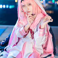 笹木咲「にじさんじ」／モデル：鳩まめ、撮影：tama