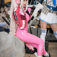 アリス『NIKKE』ブース／モデル：@DyangYi 、撮影：乃木章（@Osefly）