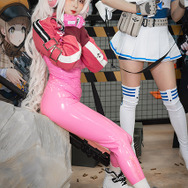 アリス『NIKKE』ブース／モデル：@DyangYi 、撮影：乃木章（@Osefly）