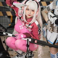 アリス『NIKKE』ブース／モデル：@DyangYi 、撮影：乃木章（@Osefly）