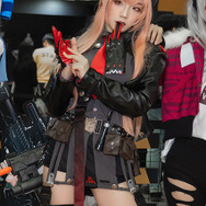 ラピ『NIKKE』ブース／モデル：@yuojaci 、撮影：乃木章（@Osefly）