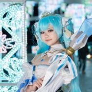 初音ミク「VOCALOID」／モデル：まるたまる、撮影：tama