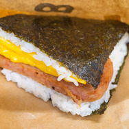 沖縄最大級のコスプレイベント「うるハロ2022」沖縄そばやBBQ、パフェ・・・人気レイヤーと食べ歩くグルメレポート