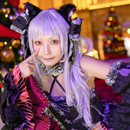 紫咲シオン「ホロライブ」／モデル：夜霧よみ、撮影：tama