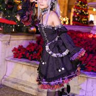 紫咲シオン「ホロライブ」／モデル：夜霧よみ、撮影：tama