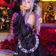 紫咲シオン「ホロライブ」／モデル：夜霧よみ、撮影：tama