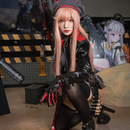 ラピ『NIKKE』ブース／モデル：AZA（@azamiyuko_cos ）、撮影：乃木章