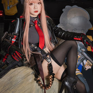 ラピ『NIKKE』ブース／モデル：AZA（@azamiyuko_cos ）、撮影：乃木章