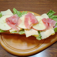 ハードコアゲーミング料理第8回『ポケモンSV』が遊びたい男のおしゃれサンドイッチと欲望ベーコンタワー【特集】