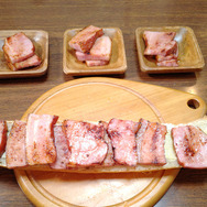 ハードコアゲーミング料理第8回『ポケモンSV』が遊びたい男のおしゃれサンドイッチと欲望ベーコンタワー【特集】