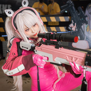 アリス『勝利の女神：NIKKE』／モデル：DyangYi（@DyangYi）、撮影：乃木章